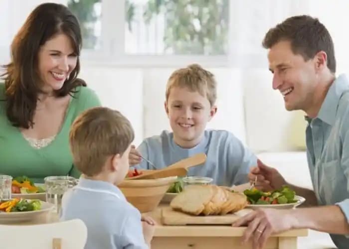 Çocuk Dostu ve Pratik Taşınabilir Öğünlerle Dışarıda Yemek Alışkanlığını Azaltma Yöntemleri