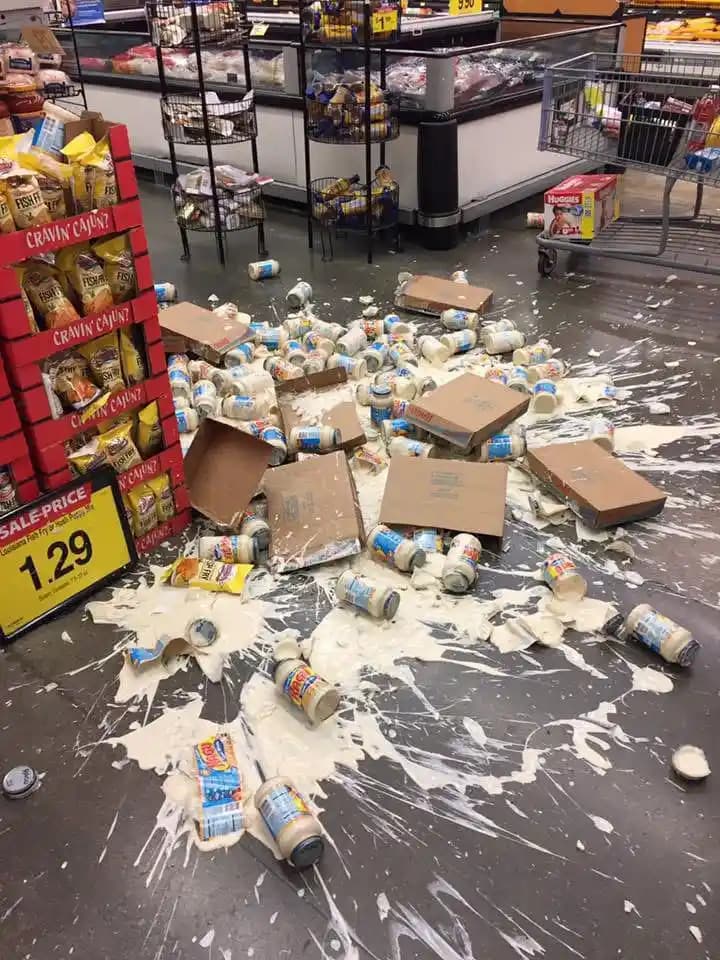 Marketlerde Zor Temizlenen Sıvı Dökülmeleri ve Etkili Temizlik Yöntemleri