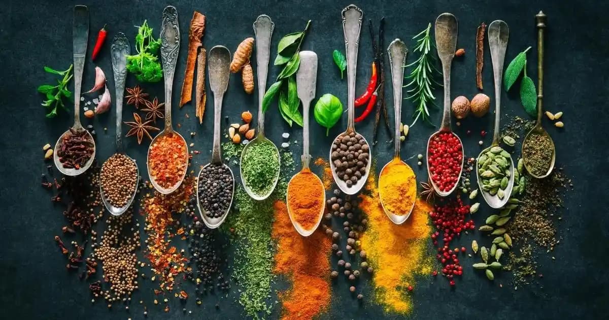 Pers Mutfağına Giriş: Geleneksel Tariflerle Kültürel Bağları Güçlendirmek ve Temel Yemekler