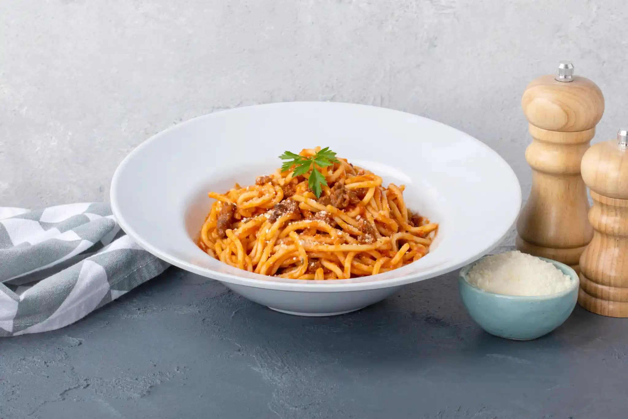 Spaghetti Bolognese Sosunda Alışılmadık Malzemeler ve Geleneksel Tariflerin Önemi