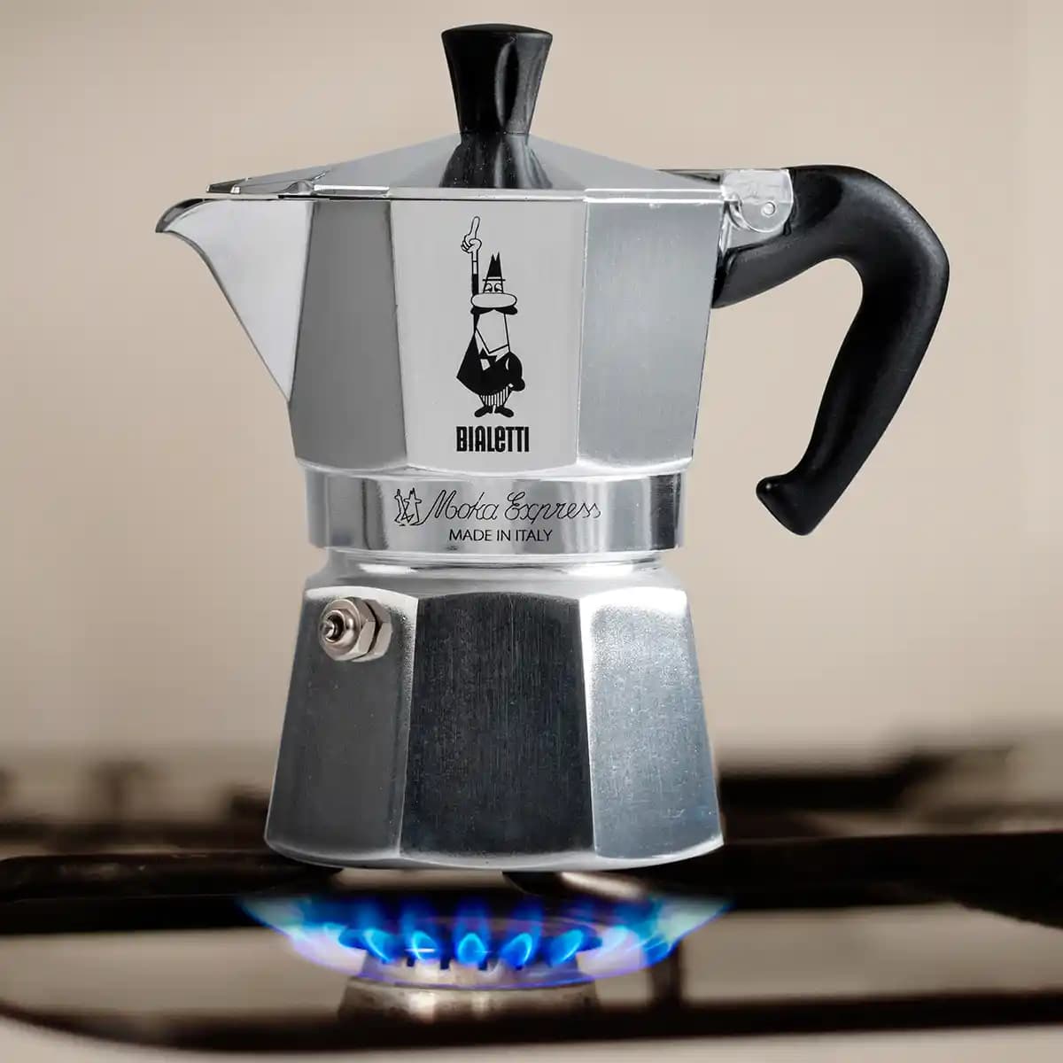 Bialetti Moka Pot ile Evde Otantik İtalyan Kahvesi Yapmanın Yolları ve Avantajları
