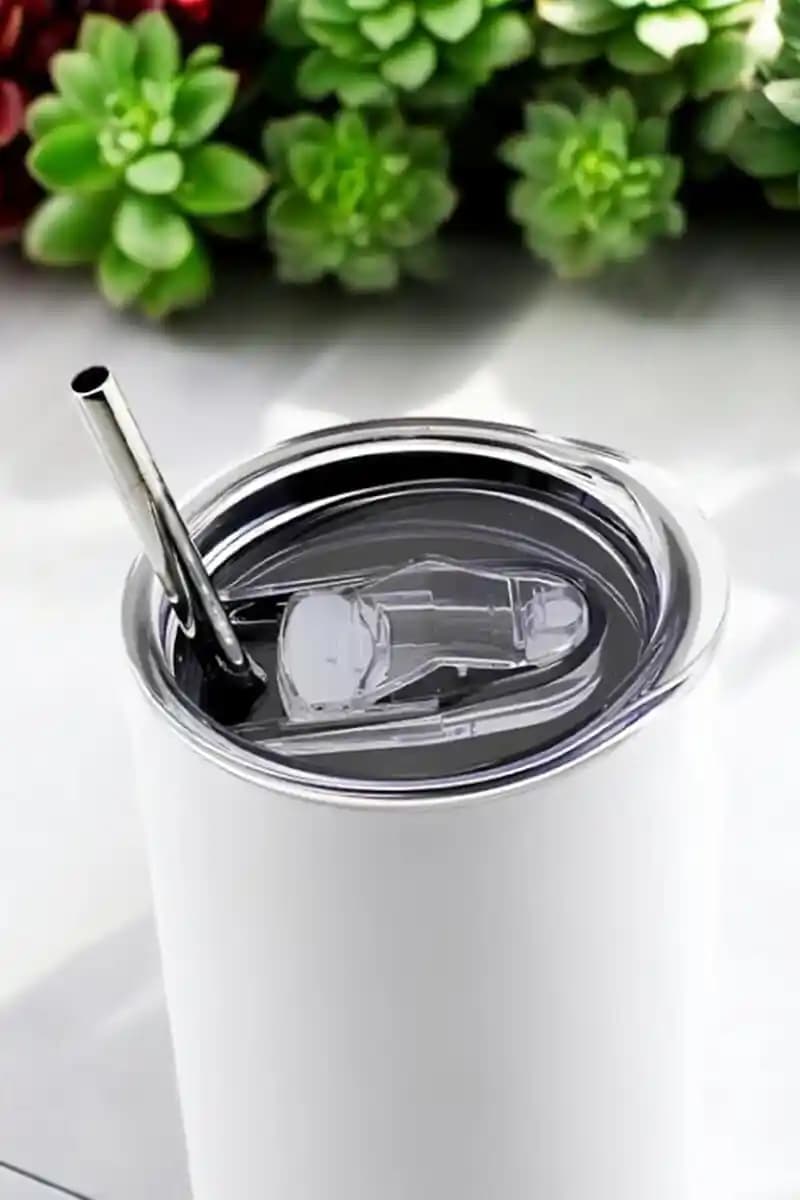 Çelik Pipetli Termoslar: Kullanışlı ve Estetik Tasarımlarla Günlük Hayatınıza Uyum Sağlar