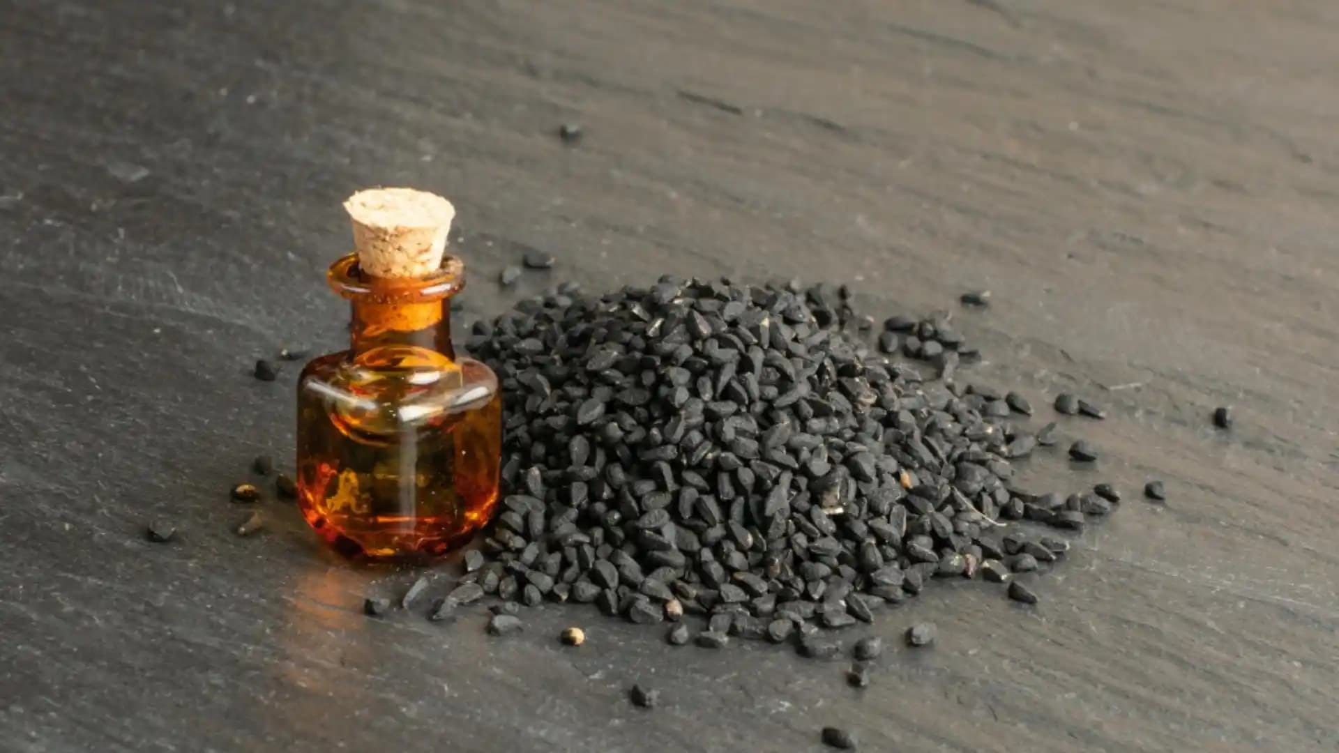 Çörek Otu Yağı Yüz Uygulaması ve Cilt Sağlığına Faydaları Hakkında Kapsamlı Bilgi