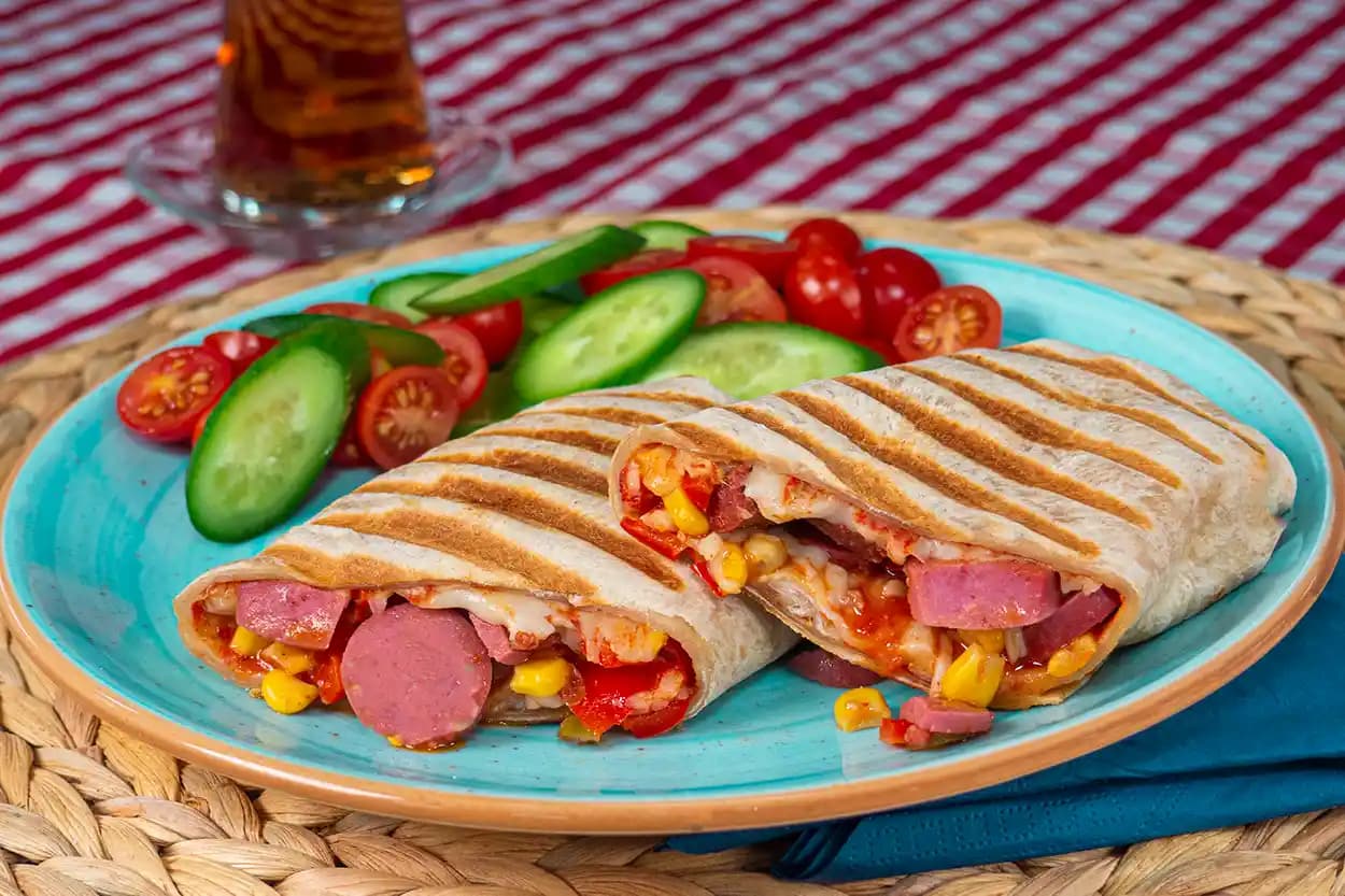 Evde Kolay ve Pratik Pizza Tost Tarifi ile Lezzetli Atıştırmalıklar Yaratın