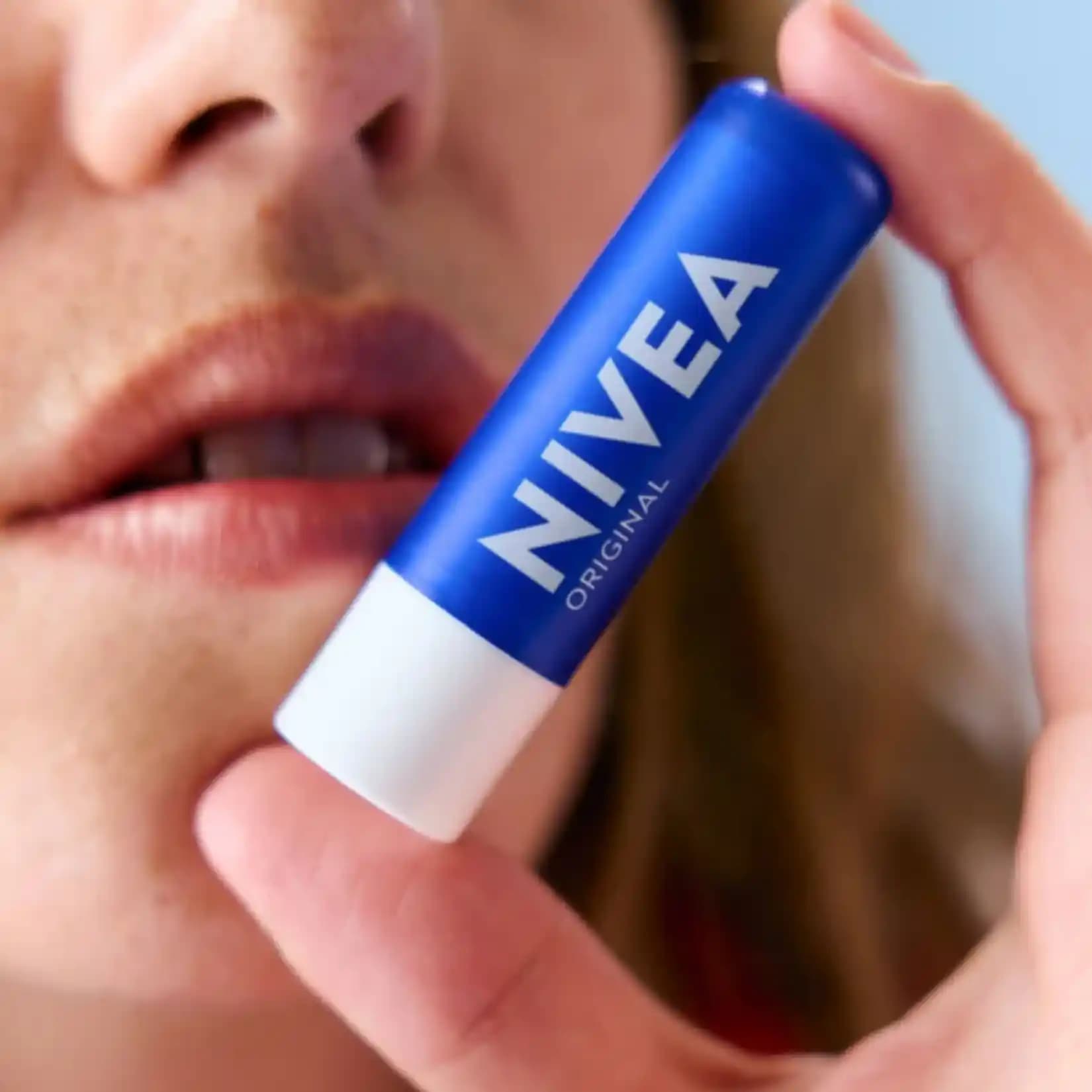 Migros'ta Nivea Dudak Kremi: Güvenilir ve Doğal Dudak Bakım Ürünleri