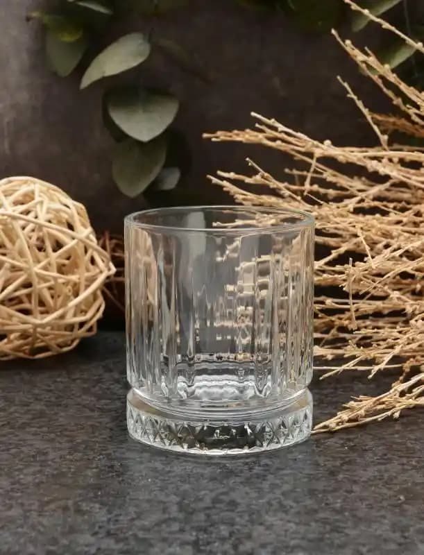 Paşabahçe Elysia Viski Bardağı: Estetik ve Dayanıklılığıyla Favori Seçenek