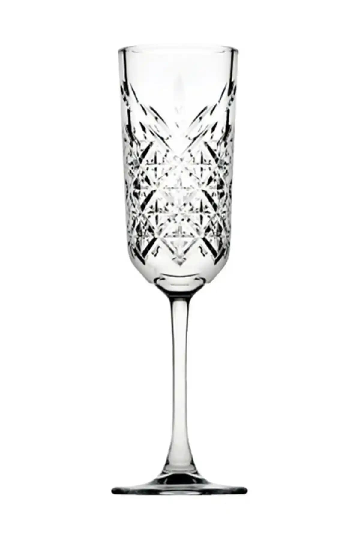 Paşabahçe Timeless Kadeh: Zarafetin ve Şıklığın Sembolü Modern ve Dayanıklı Cam Tasarımıyla Öne Çıkan Ürün