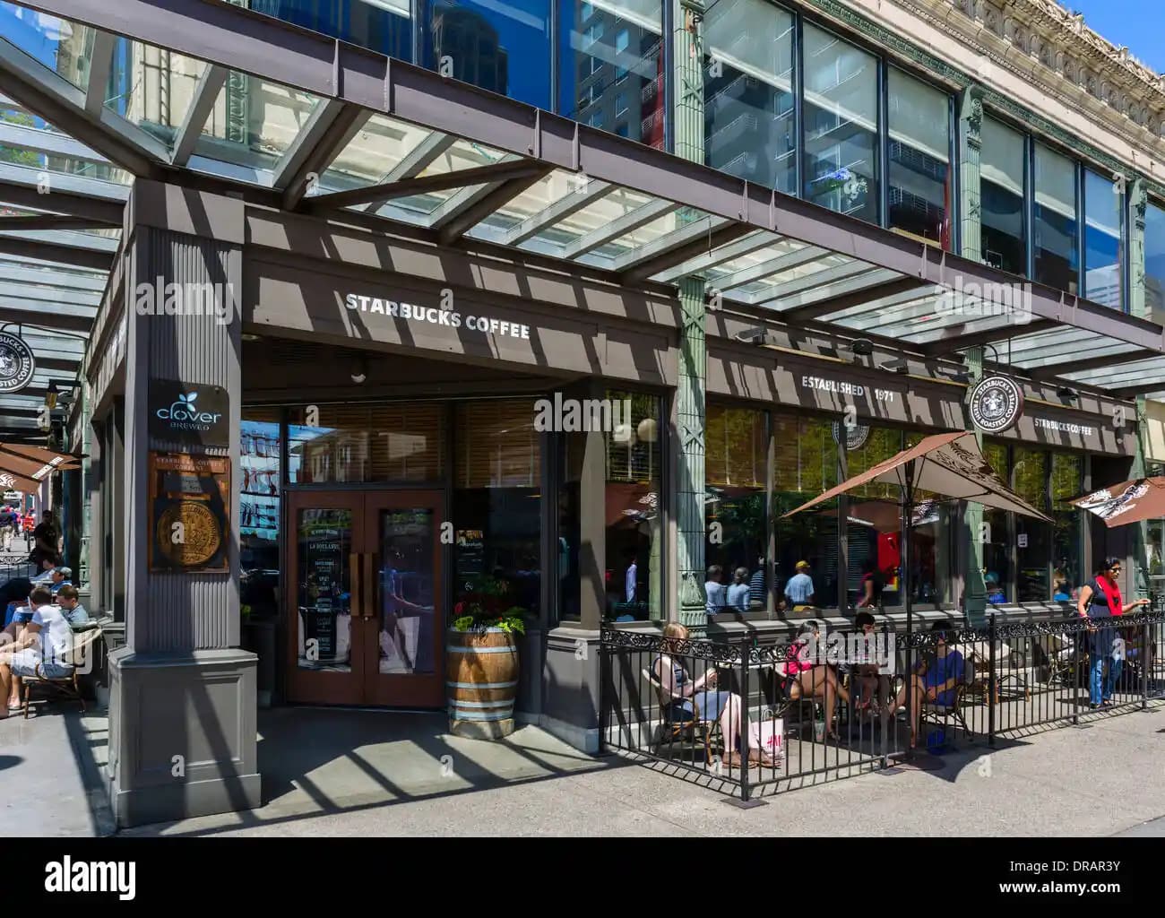 Pike Place Starbucks'ın Tarihi ve Günümüzdeki Önemi: Seattle'nin Kahve Sembolü