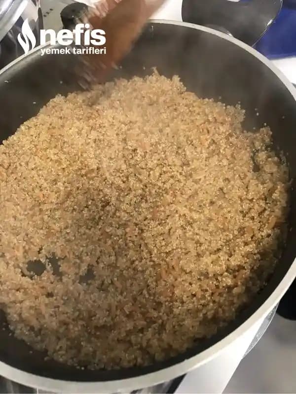 Sağlıklı ve Pratik Sade Kinoa Pilavı Tarifi: Besleyici ve Lezzetli Alternatif