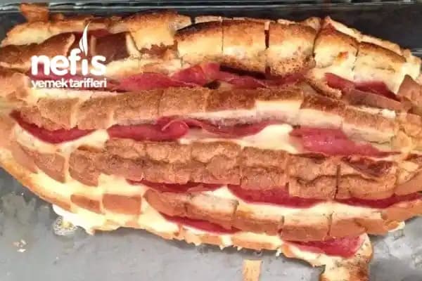 Salam Ekmek: Günlük Hayatta Pratik ve Lezzetli Bir Kahvaltı Seçeneği