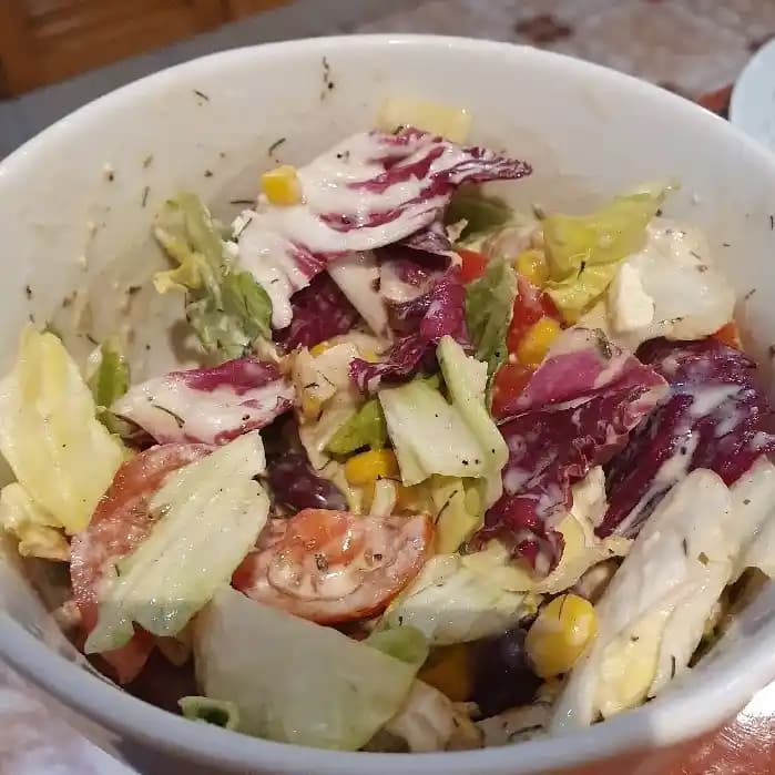 Salata Karışımı Nedir ve Sağlıklı Beslenmede Nasıl Kullanılır