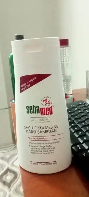 Sebamed Saç Dökülmesi Şampuanı: Saç Sağlığını Koruyan Güçlü Bir Çözüm