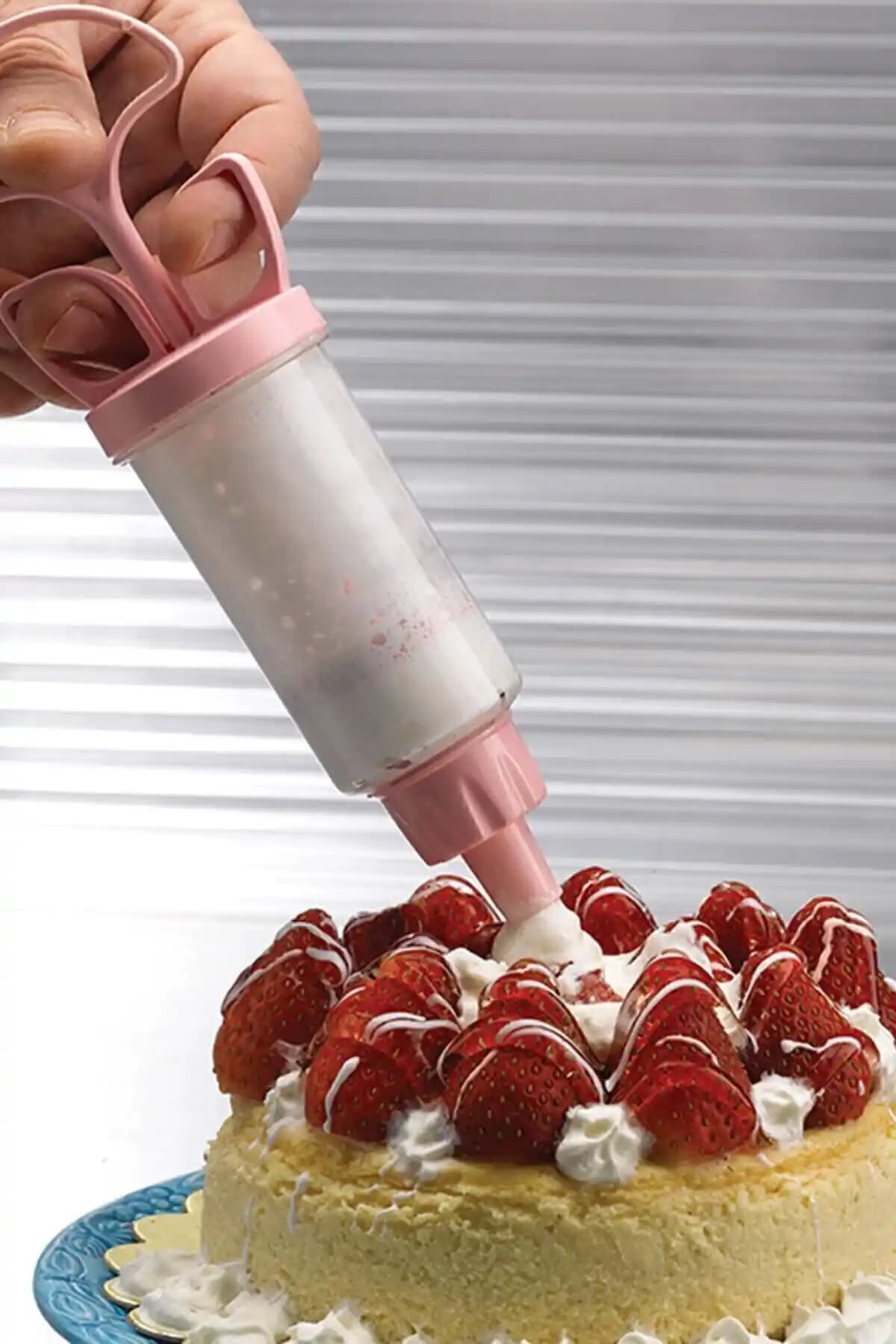 Sıkma Krem Şanti Nedir? Pratik Kullanımı ve Tatlılarda Yaratıcı Fikirler