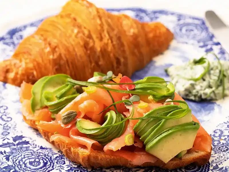 Somonlu Sandviç Tarifleri ve Sağlık Faydaları: Lezzetli ve Dengeli Bir Öğün Seçeneği