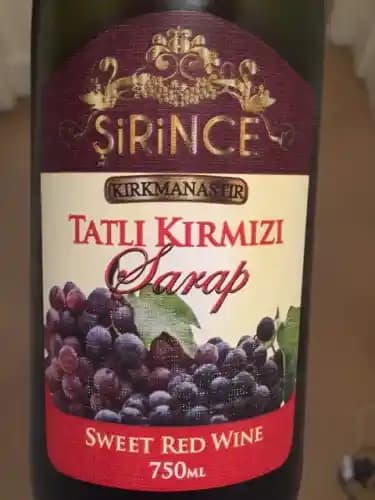 Tatlı Kırmızı Şarap Seçimi ve Kullanım İpuçları ile Lezzetli Deneyimler