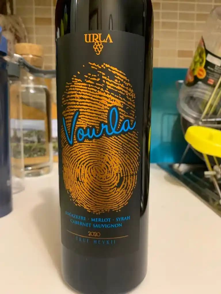 Urla Vourla Şarabı: Ege'nin En Güzel Tatlarını Sunan Kaliteli ve Özgün Şarap Seçenekleri