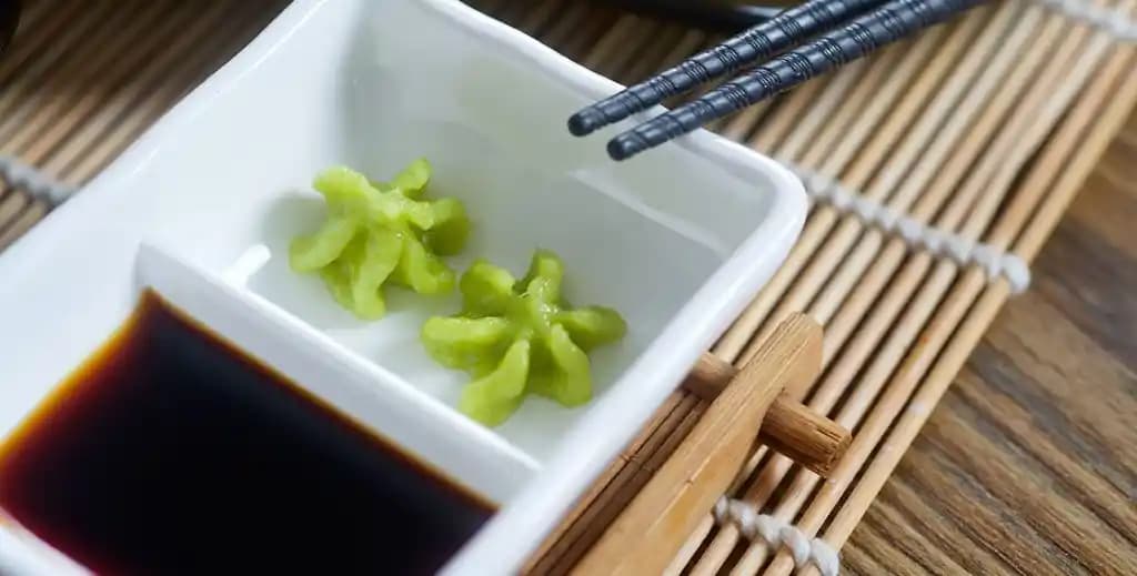 Wasabi Sosu Nedir, Nasıl Kullanılır ve Marketlerde Nerede Bulunur