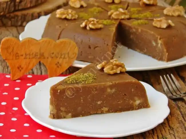 Yaz Helvası Tarifleri ve Serinletici Tatlı Seçenekleri Hakkında Detaylı Bilgi