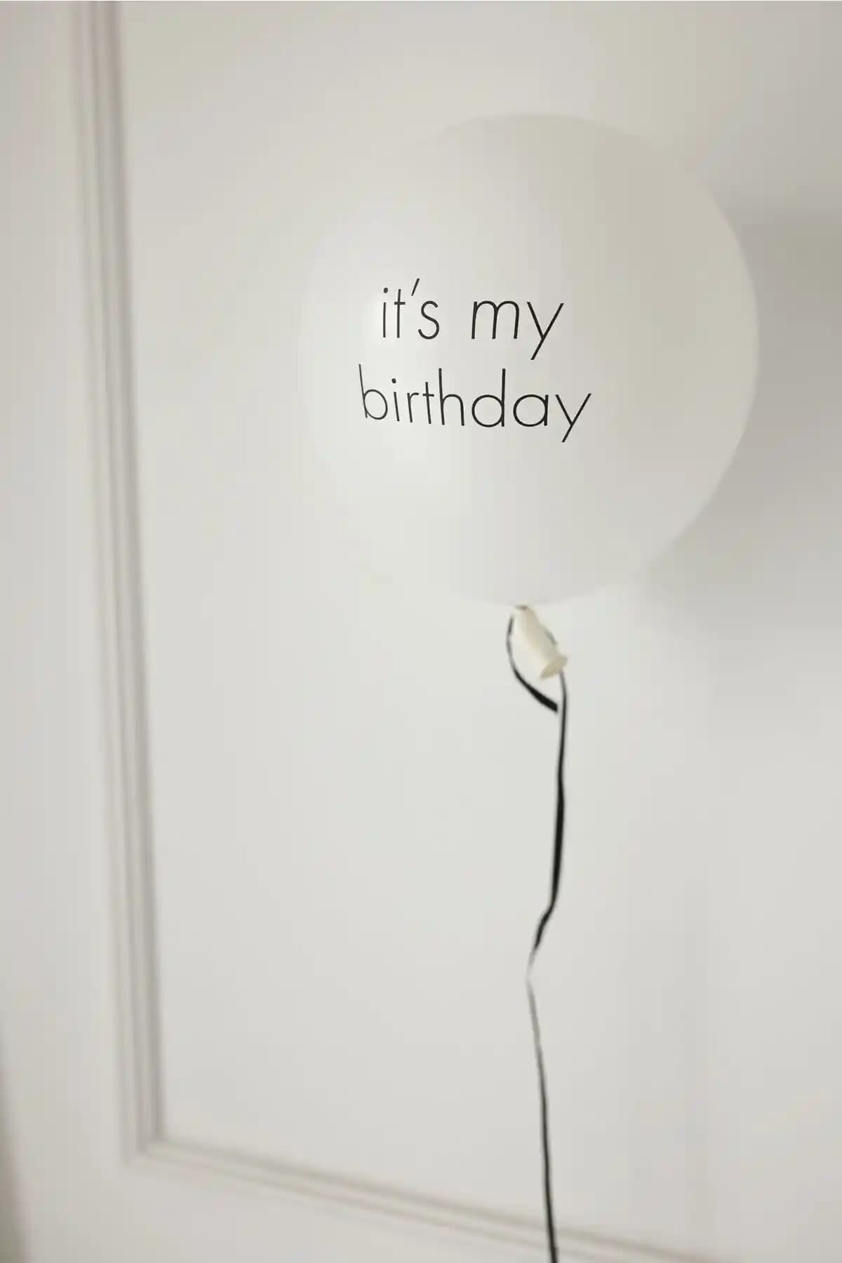 Kukuletaparty Baskılı Doğum Günü Balonu: Renkli ve Şık Dekorasyon Parçası