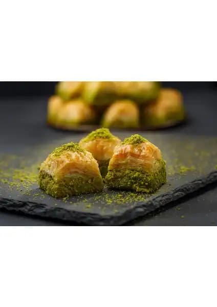 Kadayıfçı Saim Usta Klasik Fıstıklı Baklava 1 Kg Geleneksel Türk Tatlısı