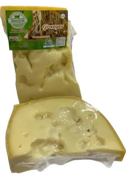 Kars Gravyer Peyniri: Geleneksel Yöntemlerle Üretilen Doğal ve Aromatik Peynir