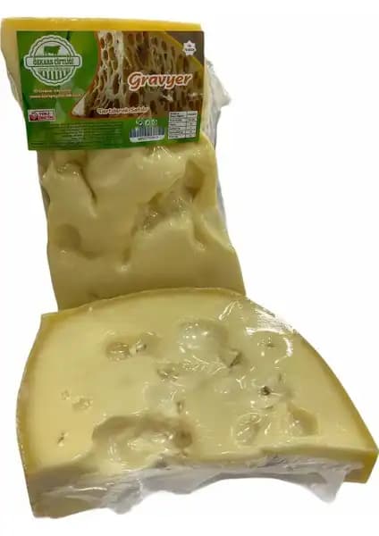 Kars Gravyer Peyniri: Geleneksel Yöntemlerle Üretilen Doğal ve Aromatik Peynir