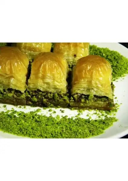 Siirt Doğal Gıda Fıstıklı Baklava: Geleneksel ve Doğal Tatların Modern Sunumu