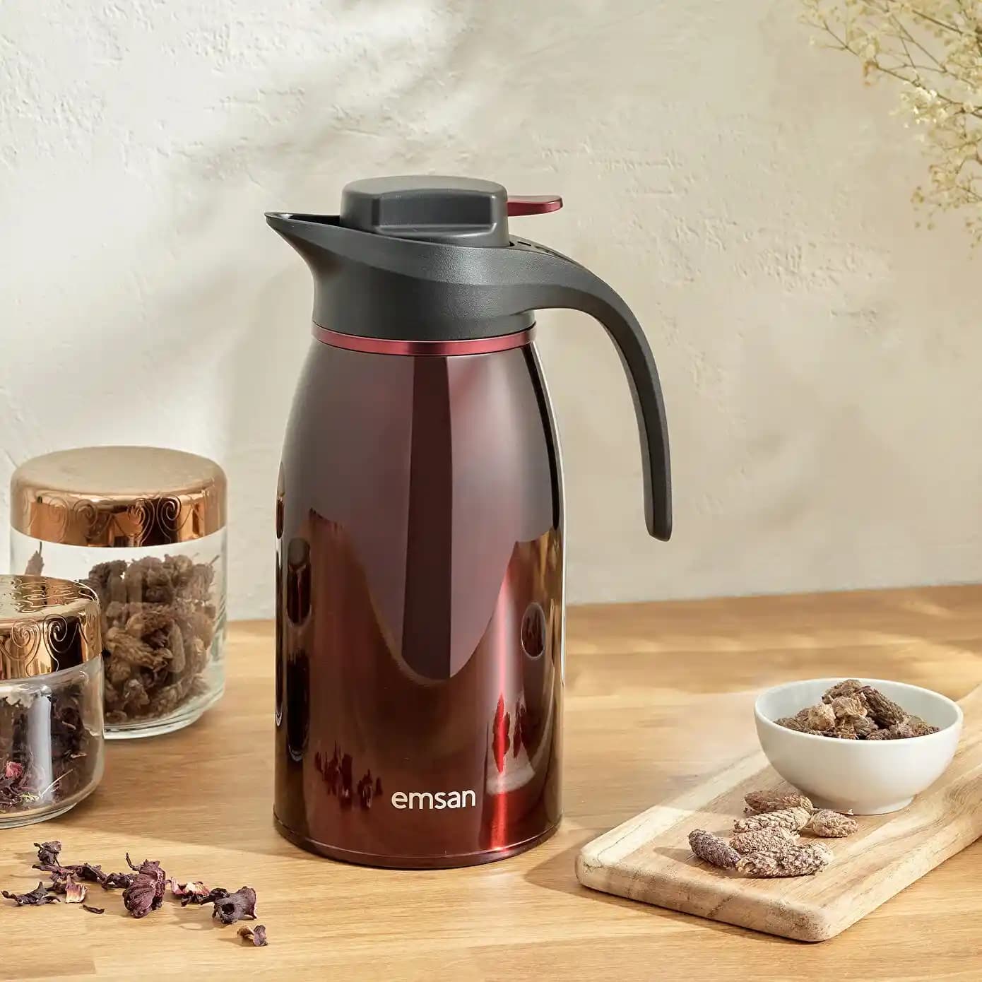 Emsan Gama Bordo Termos 2 Litre: Kapasite, Tasarım ve Kullanım Alanları