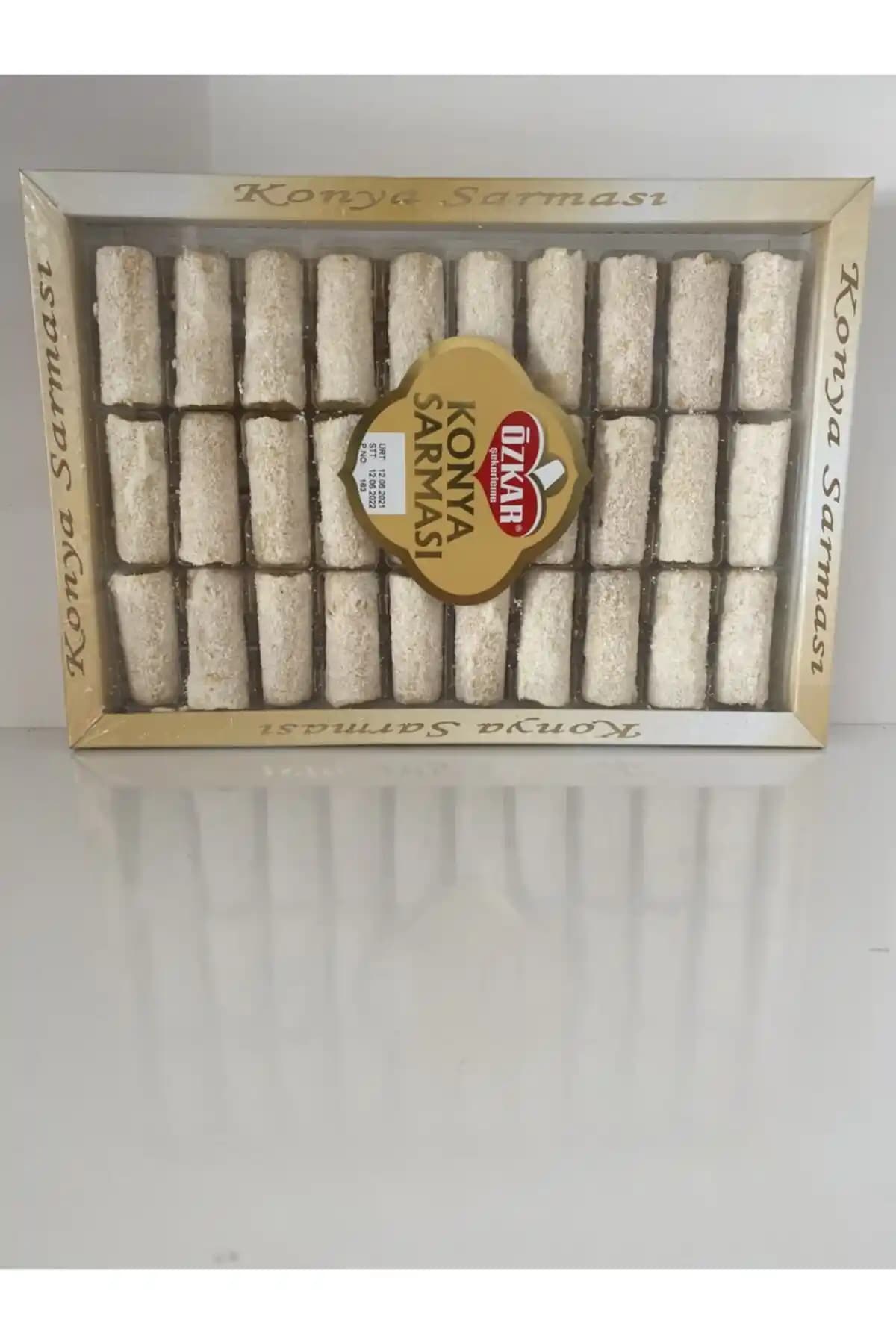 Özkar Konya Sarması 350 g: Hindistan Cevizi Kaplamalı Krema Dolgulu Gofret Kıtır