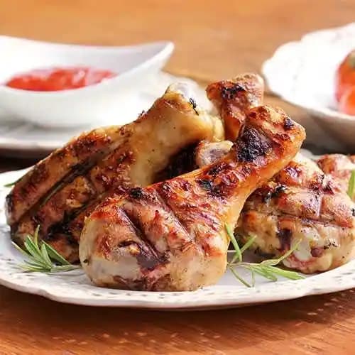 Piliç But Izgara: Evde ve Marketlerde Pratik, Lezzetli Hazır Yemek Seçeneği