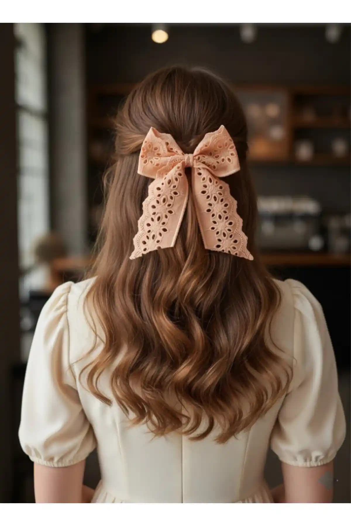 El Yapımı Fistolu Şeftali Rengi Turuncu Fiyonk Toka – Çocuklar İçin Zarif Saç Aksesuarı