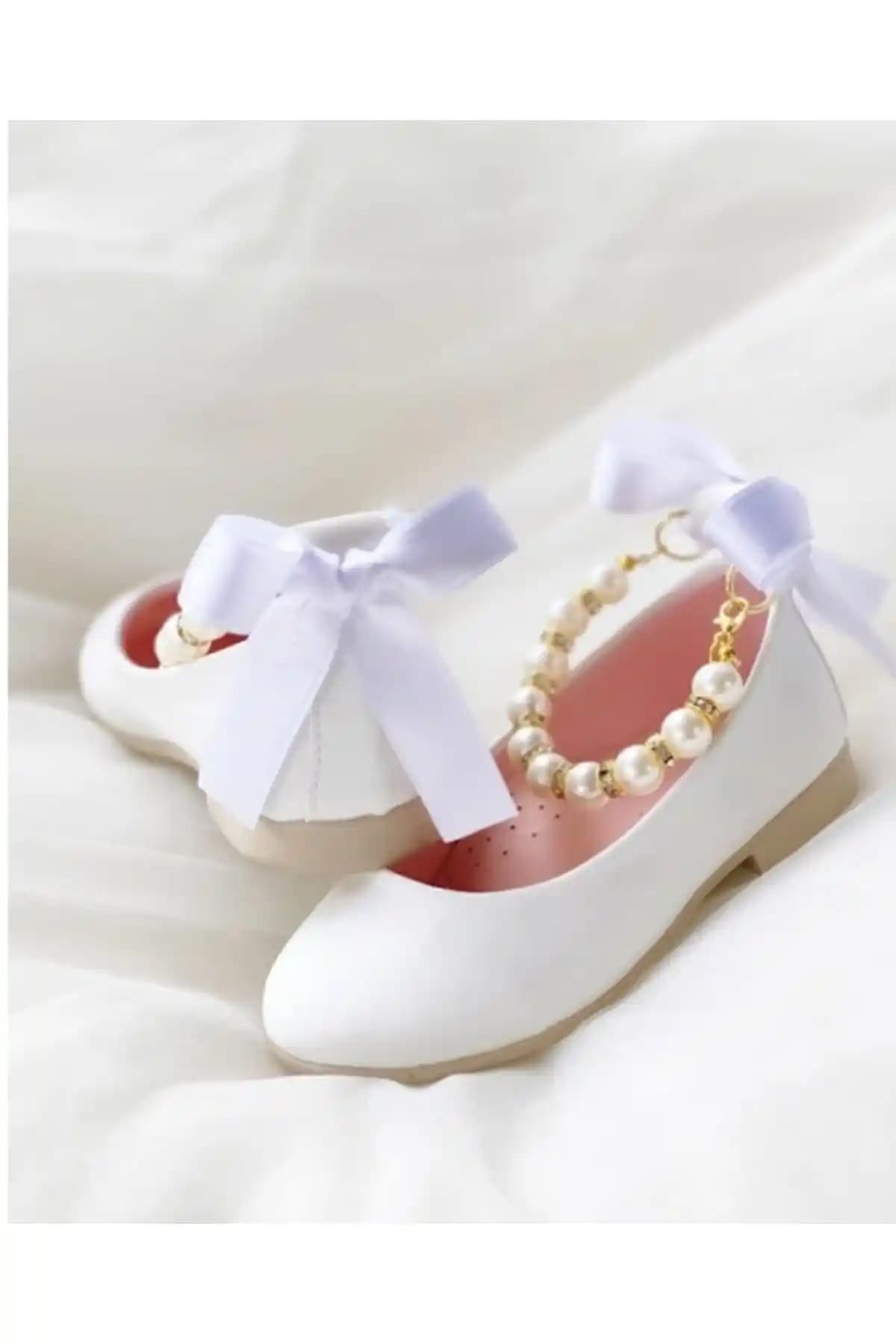 TOBAİ Kız Çocuk Incili Babet: Rahatlık ve Şıklığı Bir Arada Sunan Ayakkabı