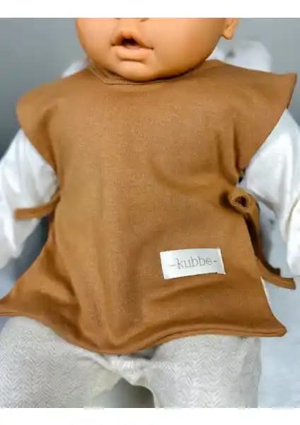 Bebekler İçin Mama ve Salya Önlükleri Karşılaştırması: Hangi Ürün Daha Uygun