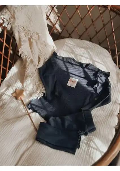 Cigit Mevsimlik Kız Takımı: Şık ve Konforlu Çocuk Giyim Seçeneği