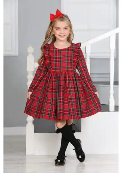 Çocuk Giyim Karşılaştırması: Ekose Elbise ve Kapüşonlu Takım Özellikleri ve Kullanım Alanları