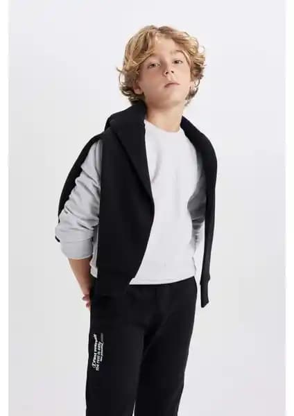 DeFacto Erkek Çocuk Bisiklet Yaka Selanik Kumaş Basic Sweatshirt Günlük Kullanım İçin