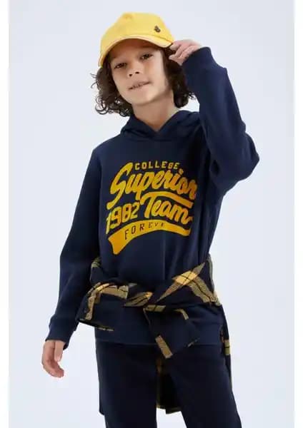 DeFacto Erkek Çocuk Kapüşonlu Sweatshirt S2371A622AU: Şık ve Konforlu Kışlık Giyim Seçeneği