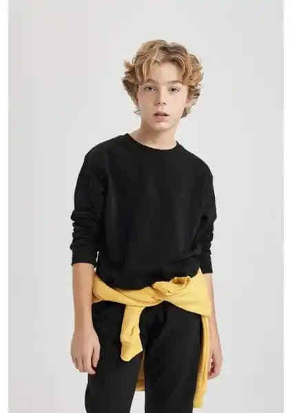 DeFacto Erkek Çocuk Sweatshirtleri Karşılaştırması: Basic Düz Yaka ve Kapüşonlu Modeller