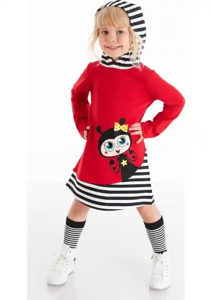 Denokids Uğurböceği Kapüşonlu Kız Çocuk Elbisesi Renkli ve Rahat Günlük Giyim Seçeneği