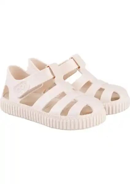 İki Popüler Çocuk Sandaleti Modelinin Detaylı Karşılaştırması ve Seçim Rehberi