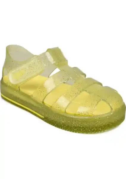 İki Popüler Kız Çocuk Sandalet Modelinin Detaylı Karşılaştırması ve Seçim Rehberi