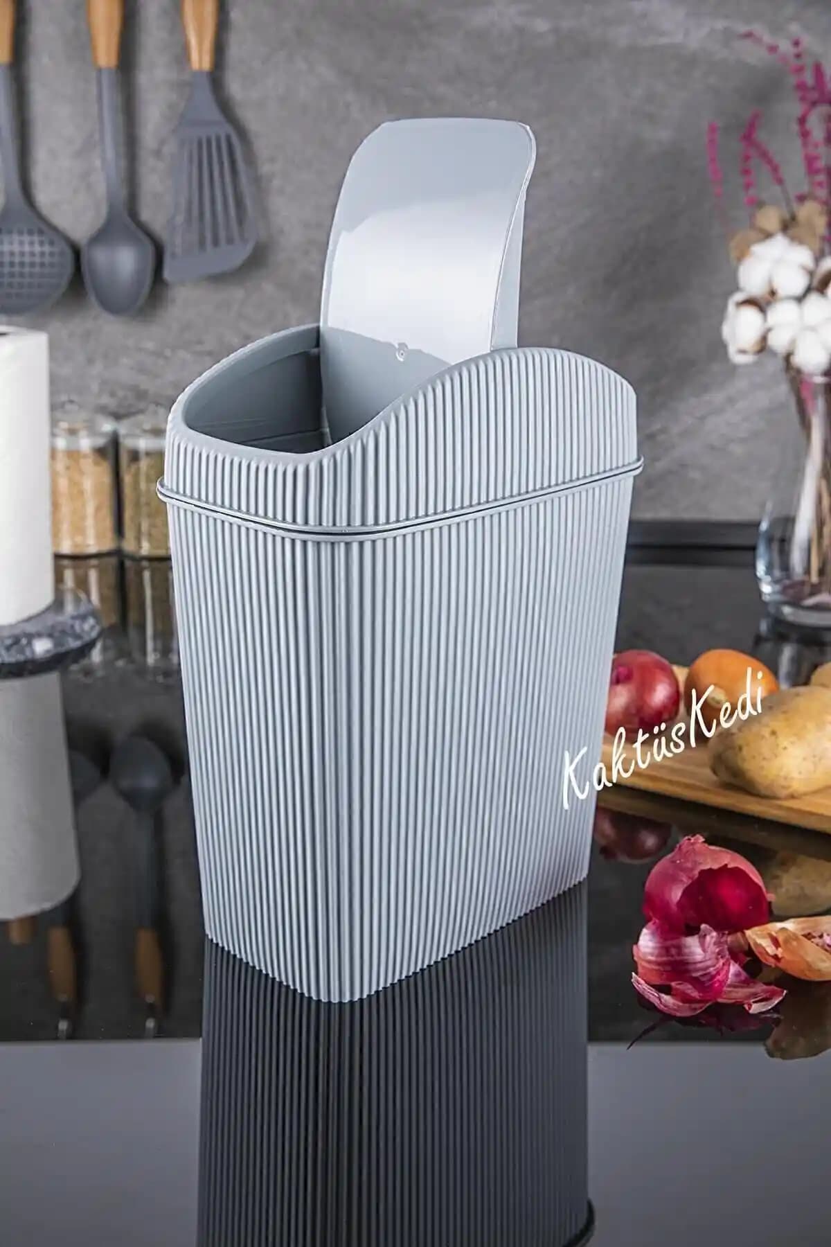 KaktüsKedi 6 LT Çöp Kutusu: Pratik ve Şık Tasarımıyla Günlük Kullanım İçin Uygun