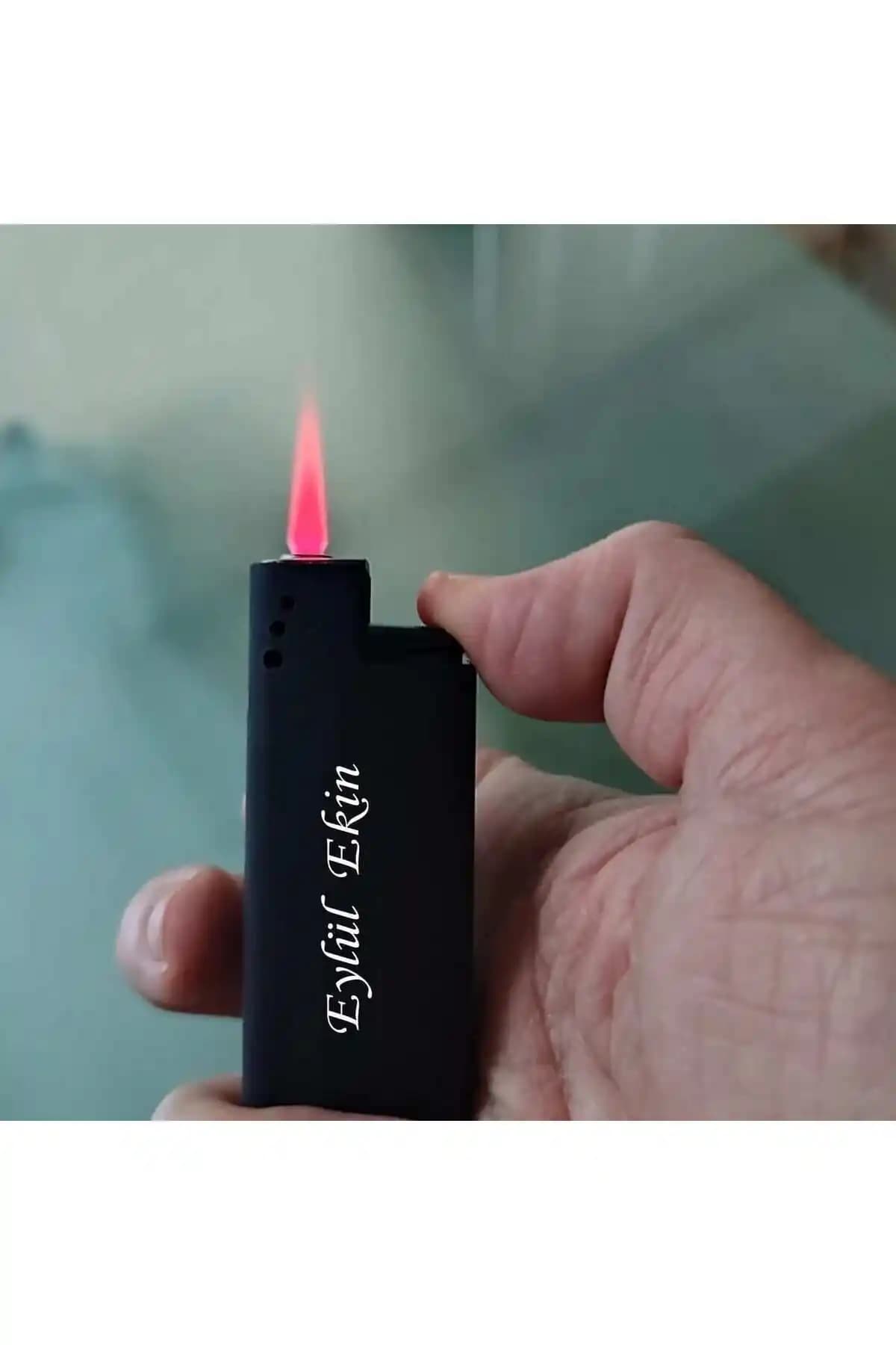 Kişiye Özel İsim Baskılı Jet Çakmak Pembe Alev Şıklık ve Güvenlik Bir Arada