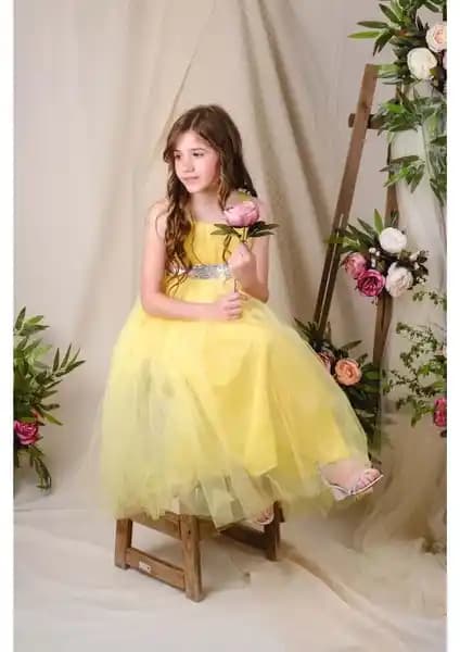 Küçük Kızlar İçin Şık ve Konforlu Tüllü Abiye Elbise Seçenekleri