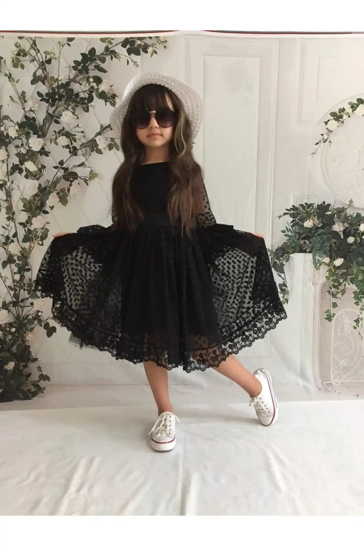 Mixie Kız Çocuk Güpürlü Dantelli Elbise Siyah Şıklık ve Rahatlığın Birleşimi