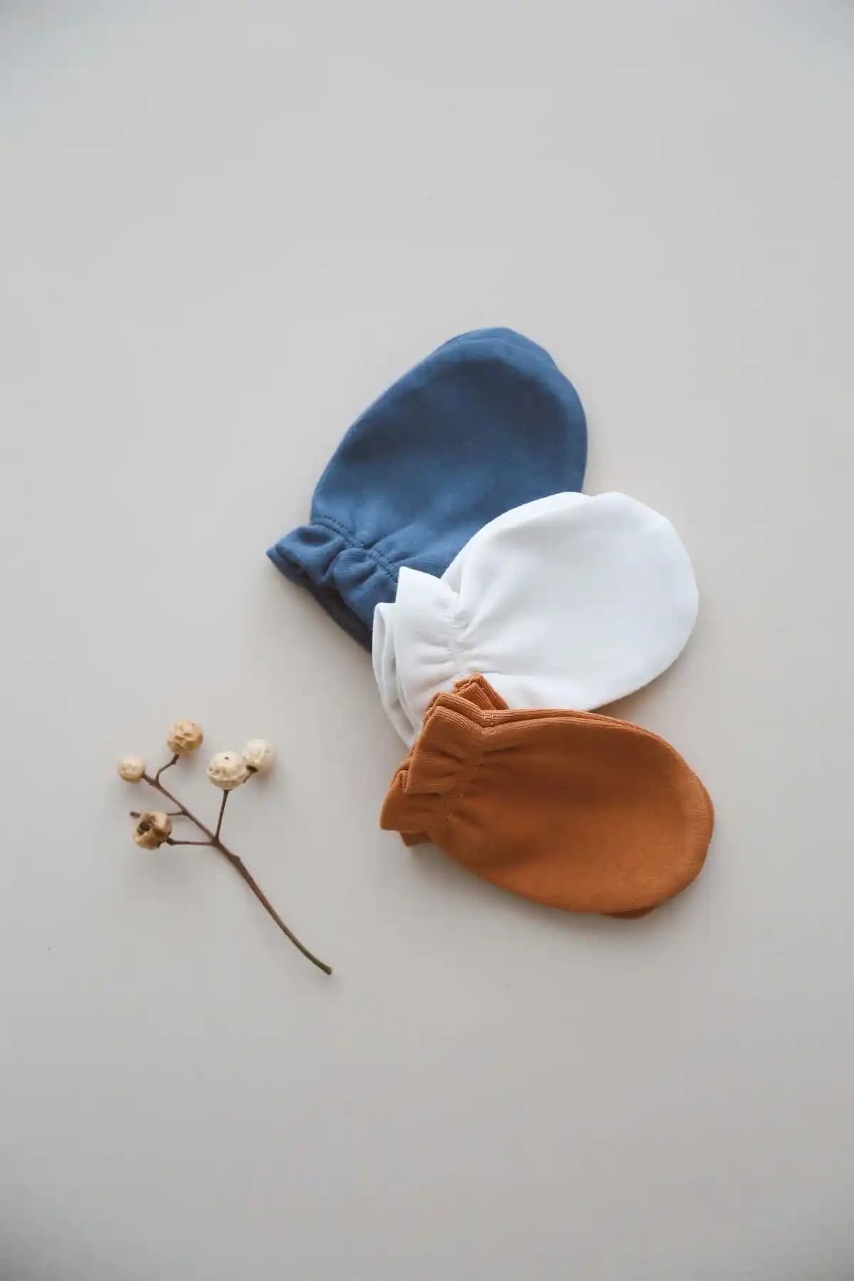 OhlalaKoala 3’lü Yenidoğan Eldiven Seti Indigo-Krem Tarçın Renkleri Konfor ve Şıklık