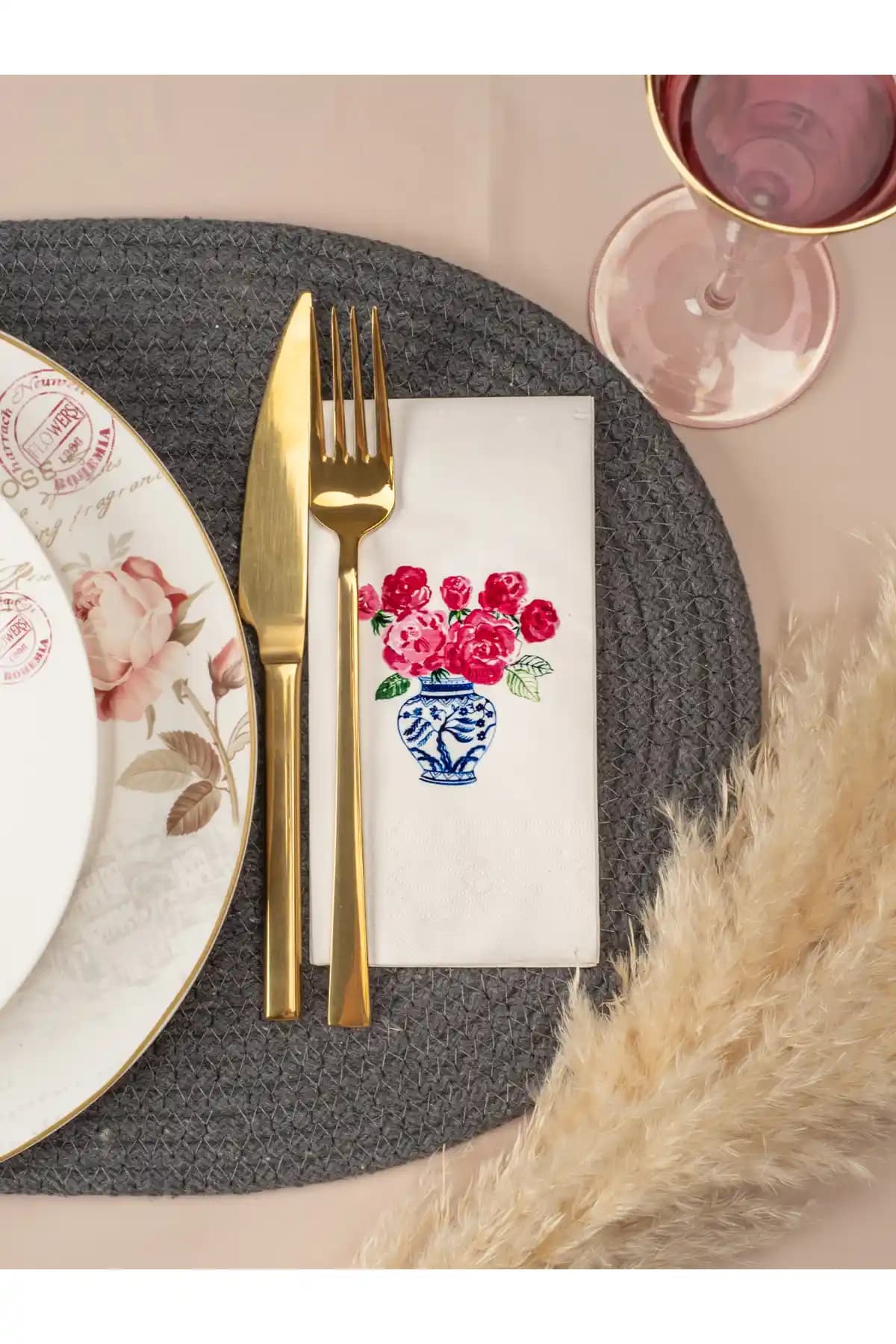 Rima Tasarım Pembe Güller Bleu Blanc Sunum Peçetesi: Şık ve Zarif Dekoratif Ürünler