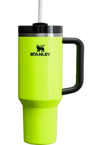 Stanley Quencher Neon ve Stanley The Quick Flip Termoslarının Karşılaştırması