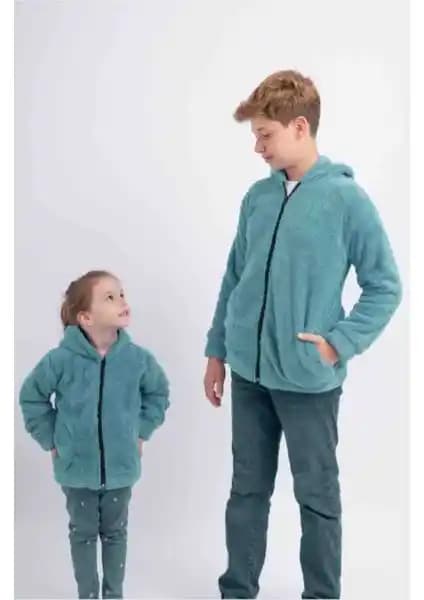 Sweet's Collection Genç Çocuk Welsoft Peluş Ceket: Sıcak ve Şık Kış Giyim Seçeneği