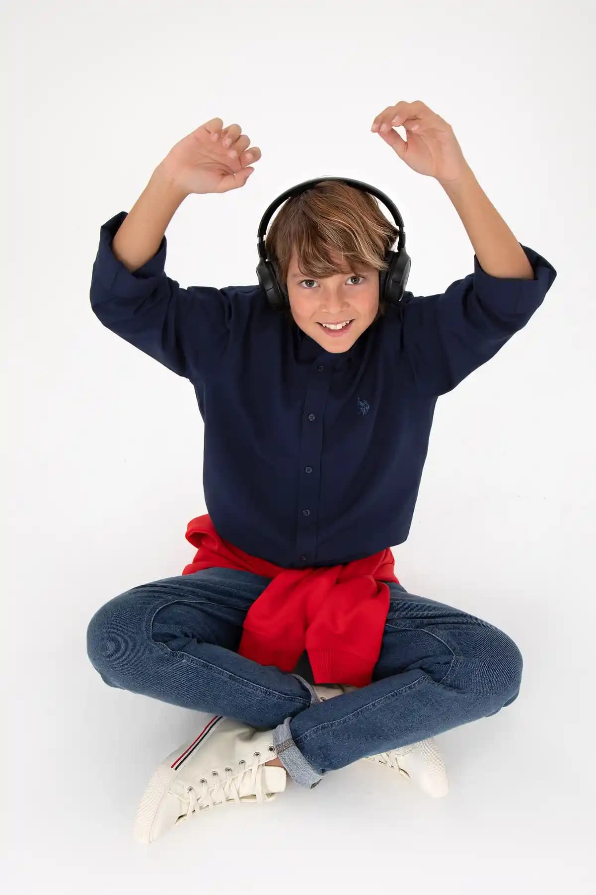 U.S. Polo Assn. Erkek Çocuk Lacivert Uzun Kollu Gömlek: Şıklık ve Konforun Birleşimi